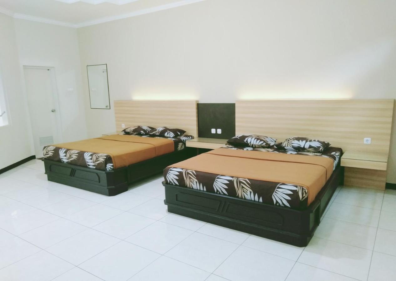 Hotel Taman Indah Madiun Exterior foto