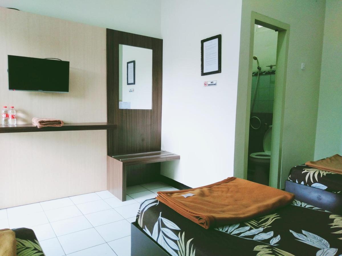 Hotel Taman Indah Madiun Exterior foto