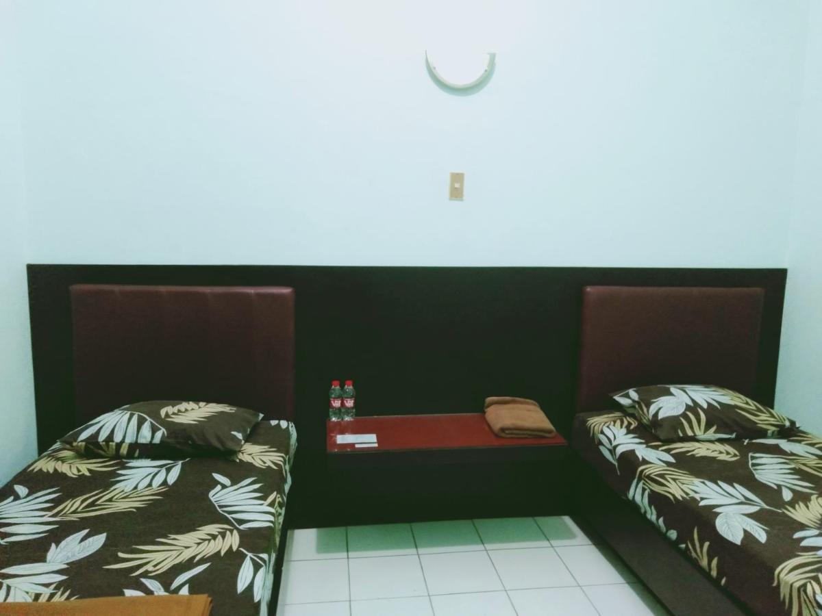 Hotel Taman Indah Madiun Exterior foto