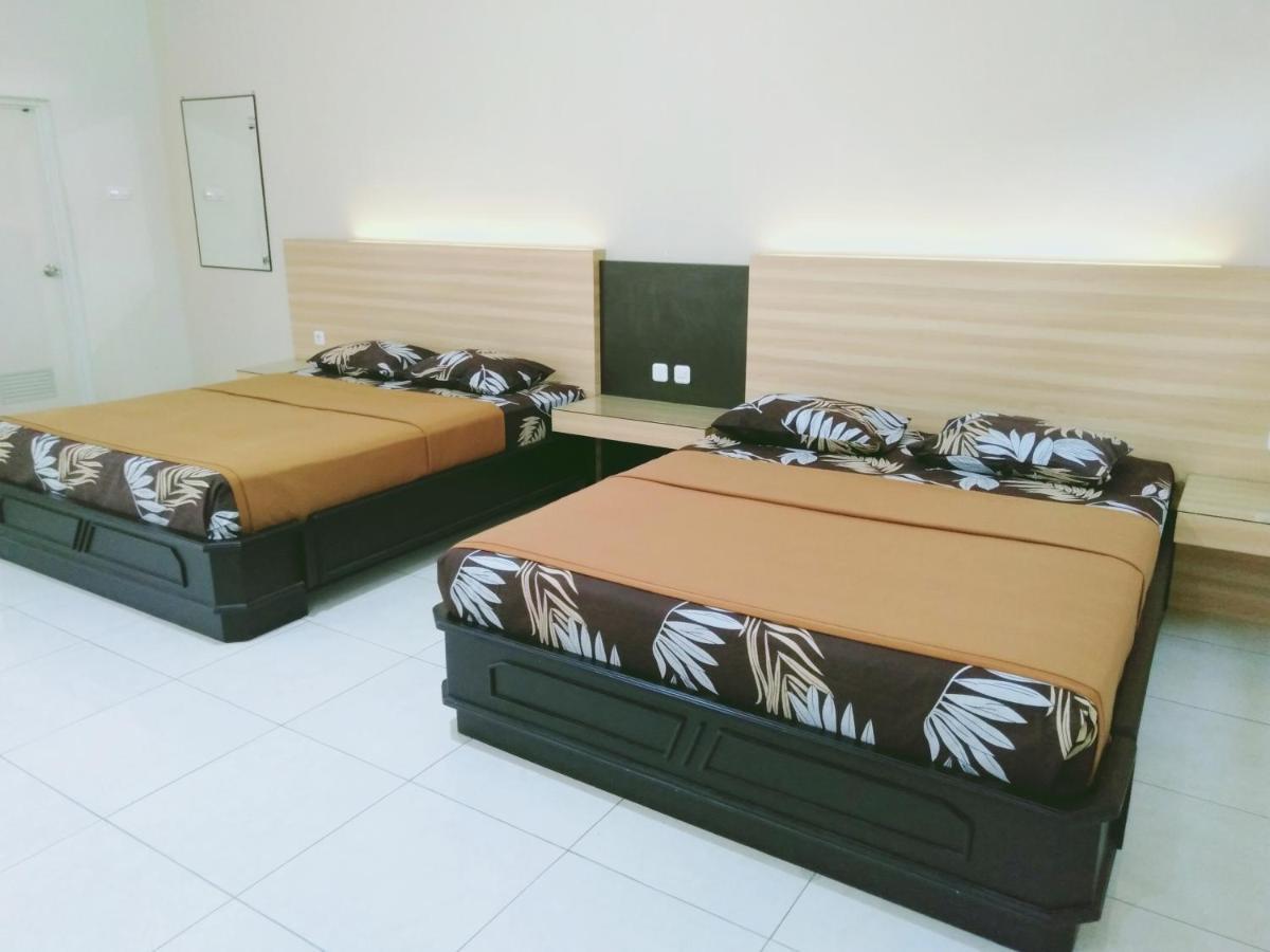Hotel Taman Indah Madiun Exterior foto