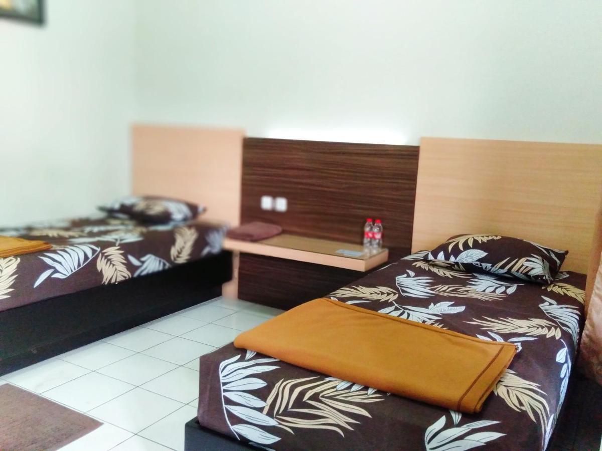Hotel Taman Indah Madiun Exterior foto