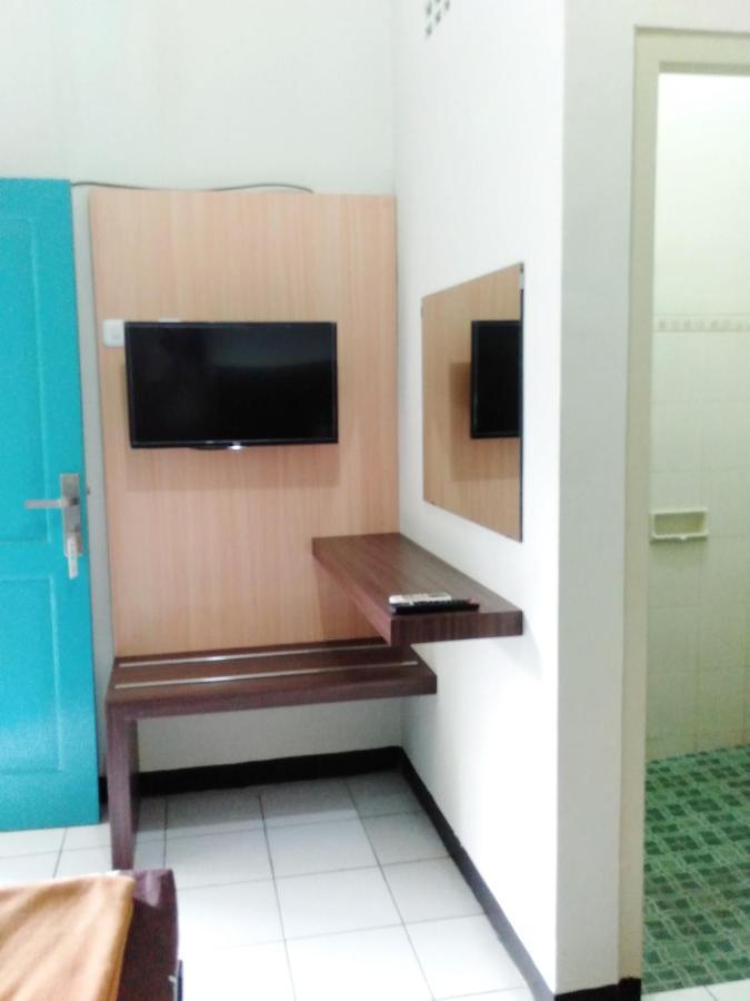 Hotel Taman Indah Madiun Exterior foto