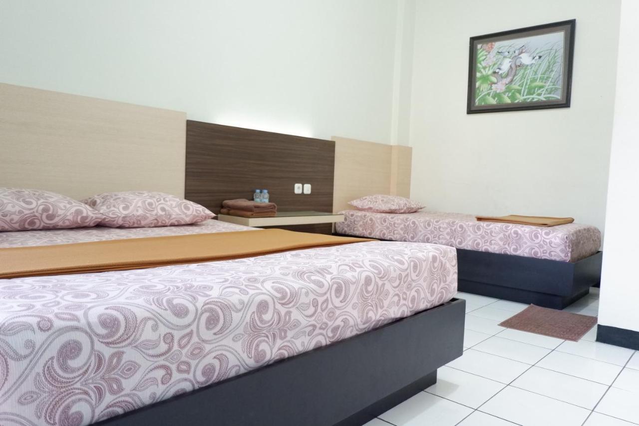 Hotel Taman Indah Madiun Exterior foto