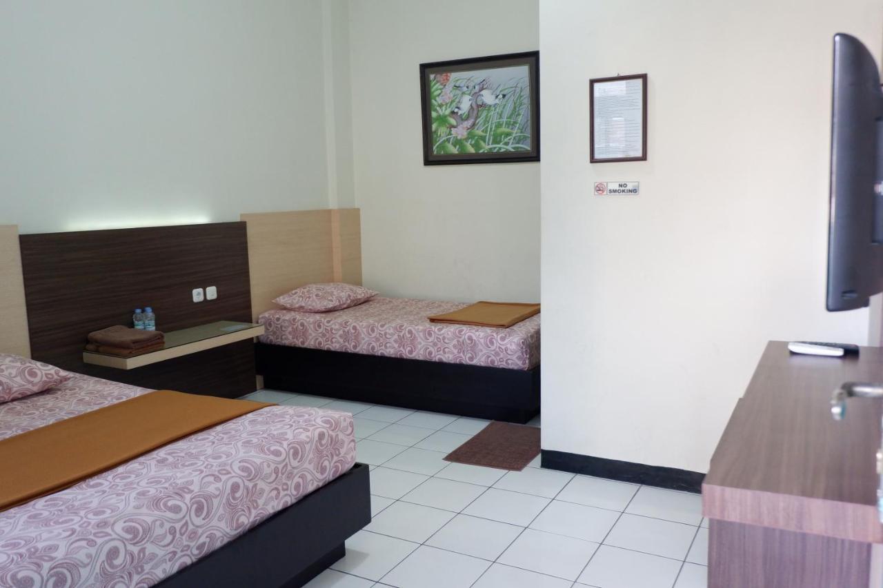 Hotel Taman Indah Madiun Exterior foto