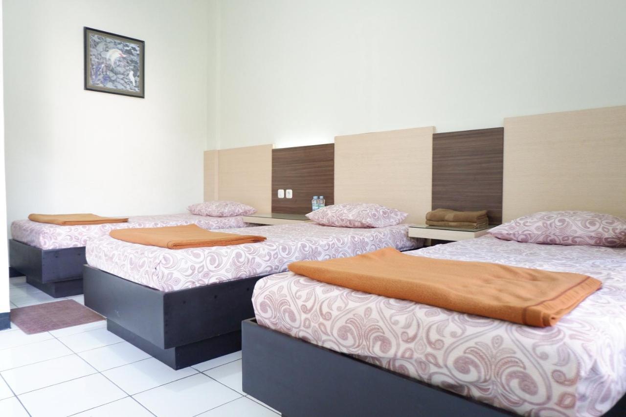 Hotel Taman Indah Madiun Exterior foto